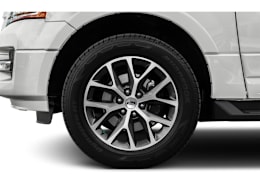 Wheel view of 2015 Ford Expedition