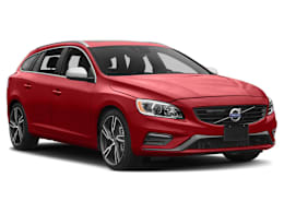 Front 3/4, facing to the right view of 2015 Volvo V60