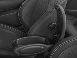 Center Storage Console view of 2016 Mini Cooper Clubman