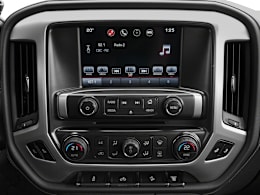 Stereo System view of 2018 GMC Sierra 3500HD