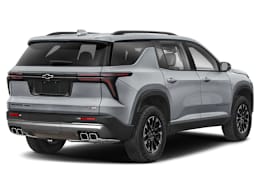 Rear 3/4, facing to the right view of 2025 Chevrolet Traverse