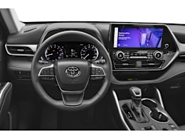 Drivers Dash view of 2025 Toyota Highlander
