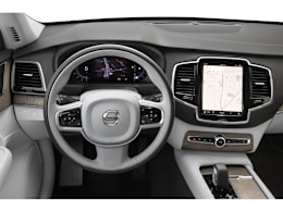 Drivers Dash view of 2025 Volvo XC90