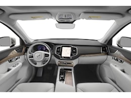 Full Dash view of 2025 Volvo XC90