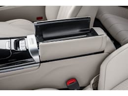Center Storage Console view of 2026 Mercedes-Benz CLE