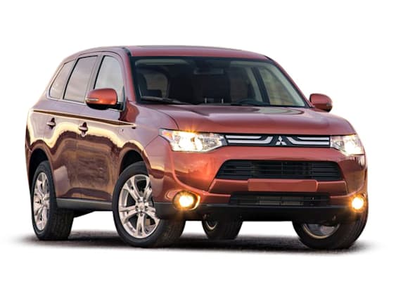 View 2014 Mitsubishi Outlander gallery