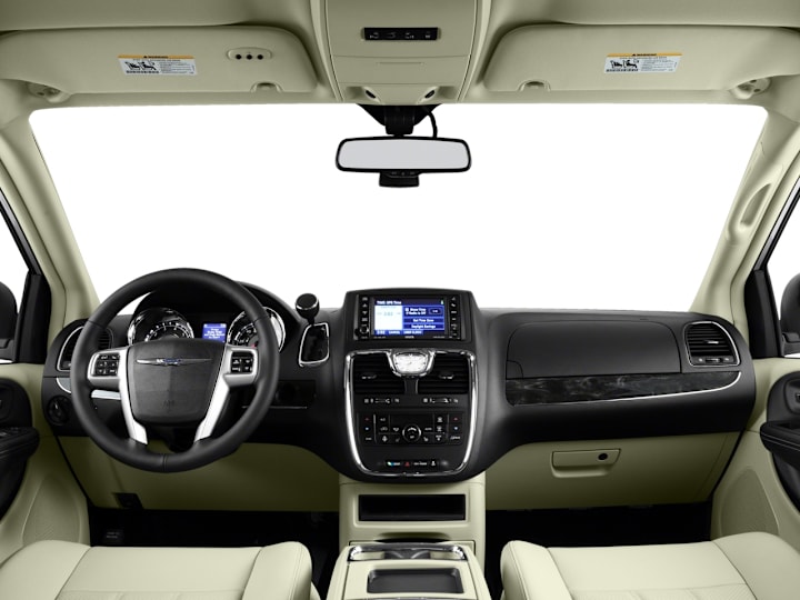 2015 Chrysler Town & Country Reviews, Ratings, Prices - Consumer Reports