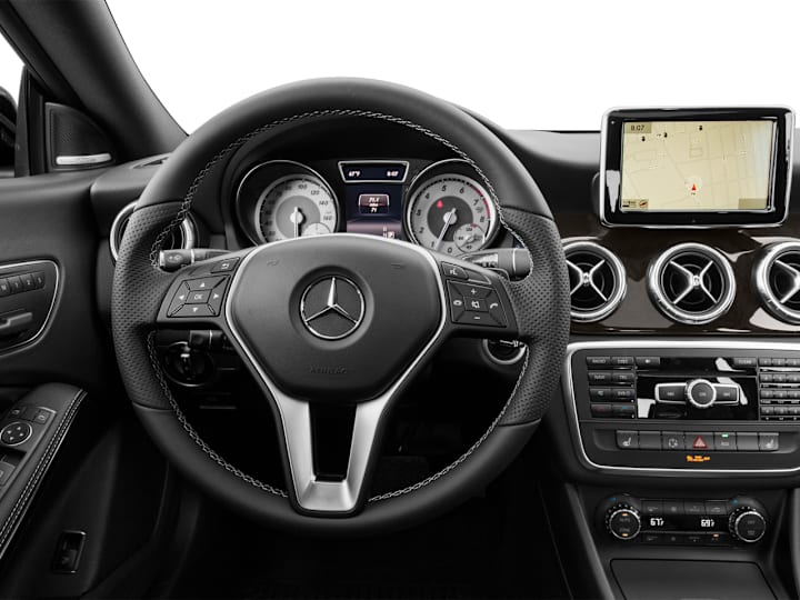 Какой бензин заливать в мерседес cla