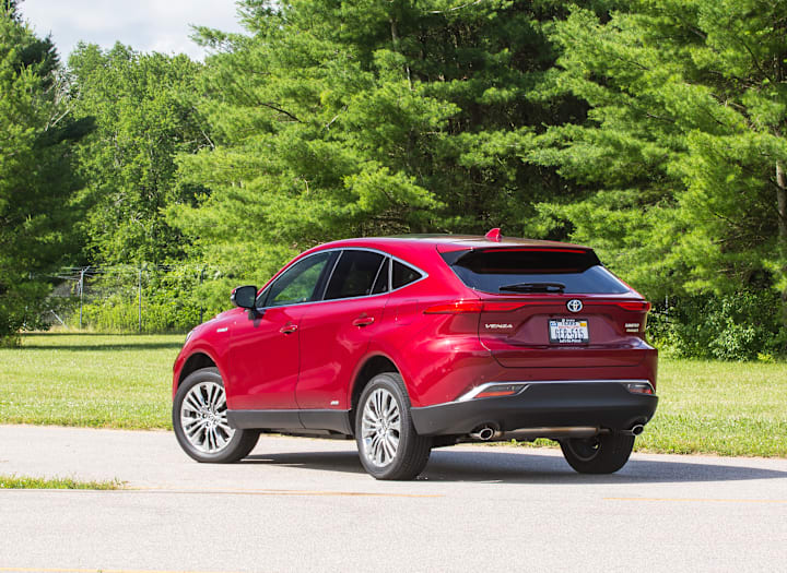 Photos & Video: 2021 Toyota Venza Photos & Video - Consumer Reports