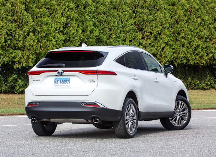 Photos & Video: 2021 Toyota Venza Photos & Video - Consumer Reports