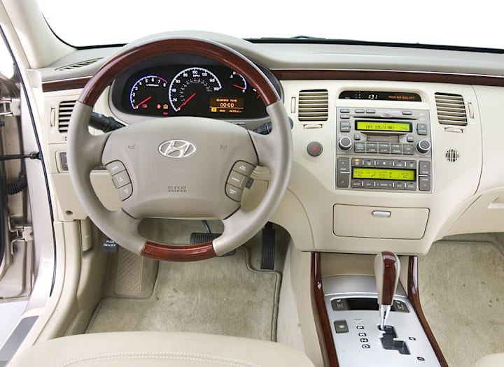 Photos & Video: 2007 Hyundai Azera Photos & Video - Consumer Reports