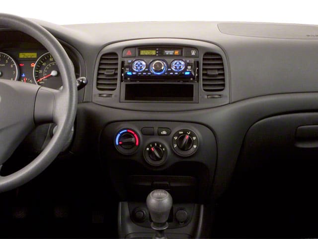 2010 hyundai hot sale accent interior
